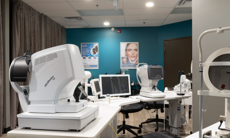 Why Brampton Residents Trust Uptown Eye Specialists for Their Family’s Eye Care