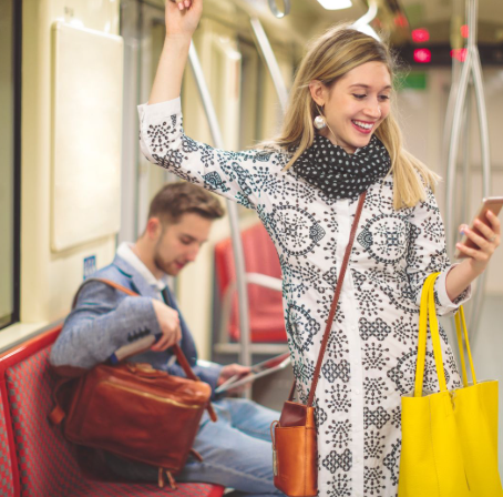 5 Things Every First-Time Solo Traveler Gets Wrong About Staying Connected Abroad in 2026