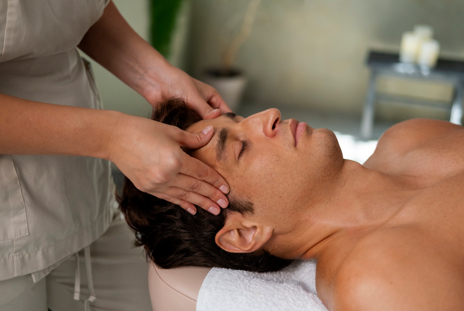 Ayurvedic Massage vs Indian Head Massage: Lifestyle Guide